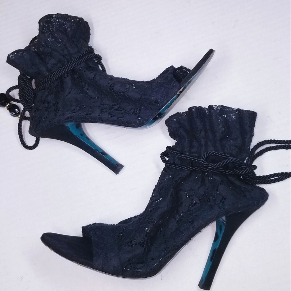 🌸‎ Dolce & Gabbana | Black Lace Ankle Stilleto Heels size 41